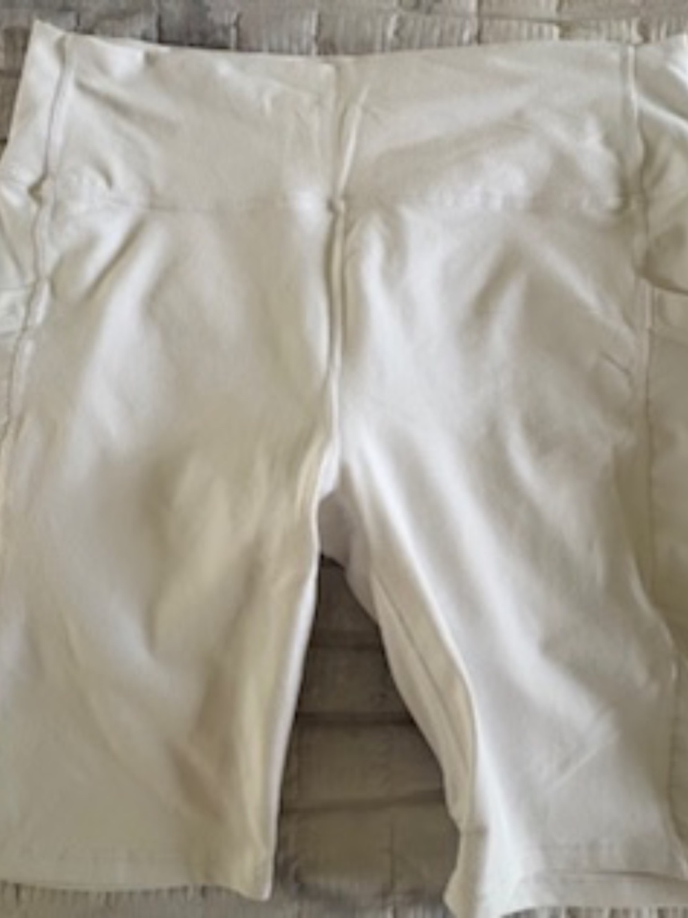 Fabletics 3 Piece Short Set - Picture 4 of 8